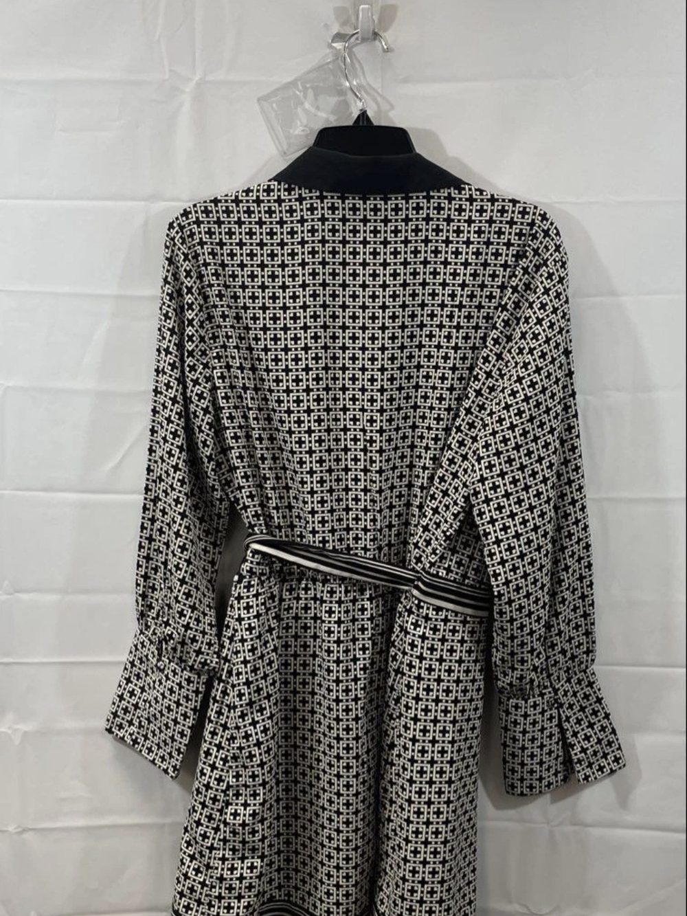 Abercrombie & Fitch B/W Wrap Dress With Waist Tie Size L NEW WITH TAGS - Picture 4 of 6